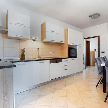 Apartman Kiara-rogoznica's Hidden Gem Rogoznica (Sibenik-Knin)