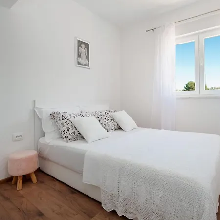 Kiara-rogoznica's Hidden Gem Apartman