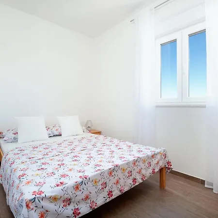 Kiara-rogoznica's Hidden Gem Apartman *