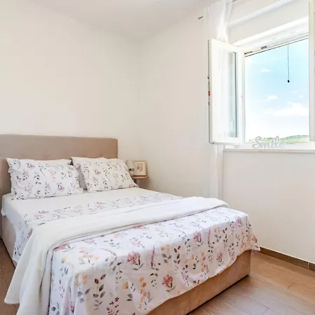 Kiara * Rogoznica (Sibenik-Knin)